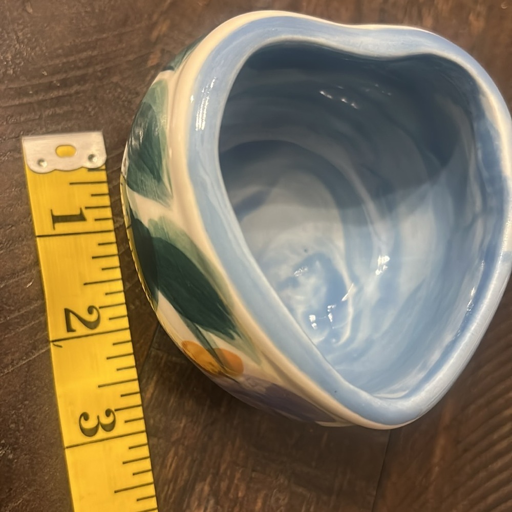 Vintage Gail Pittman Ceramic Heart Vase with Sky Blue Interior - Picture 3 of 4